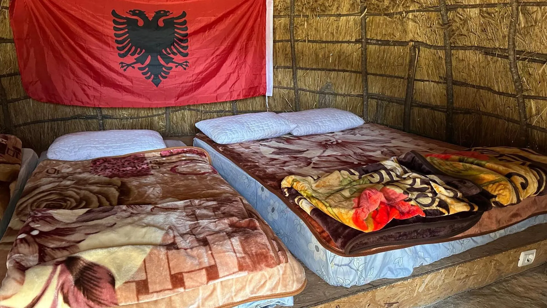 Camping Lekdushi - Shehu Hotel Tepelene
