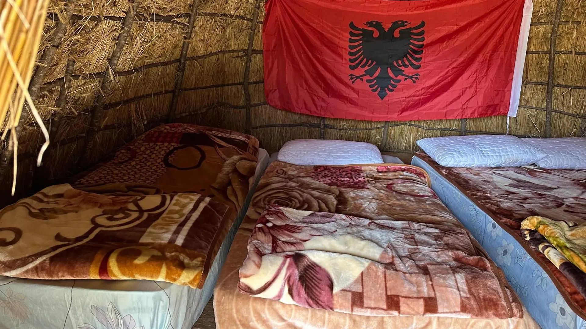 Camping Lekdushi - Shehu Hotel Tepelene 0*,