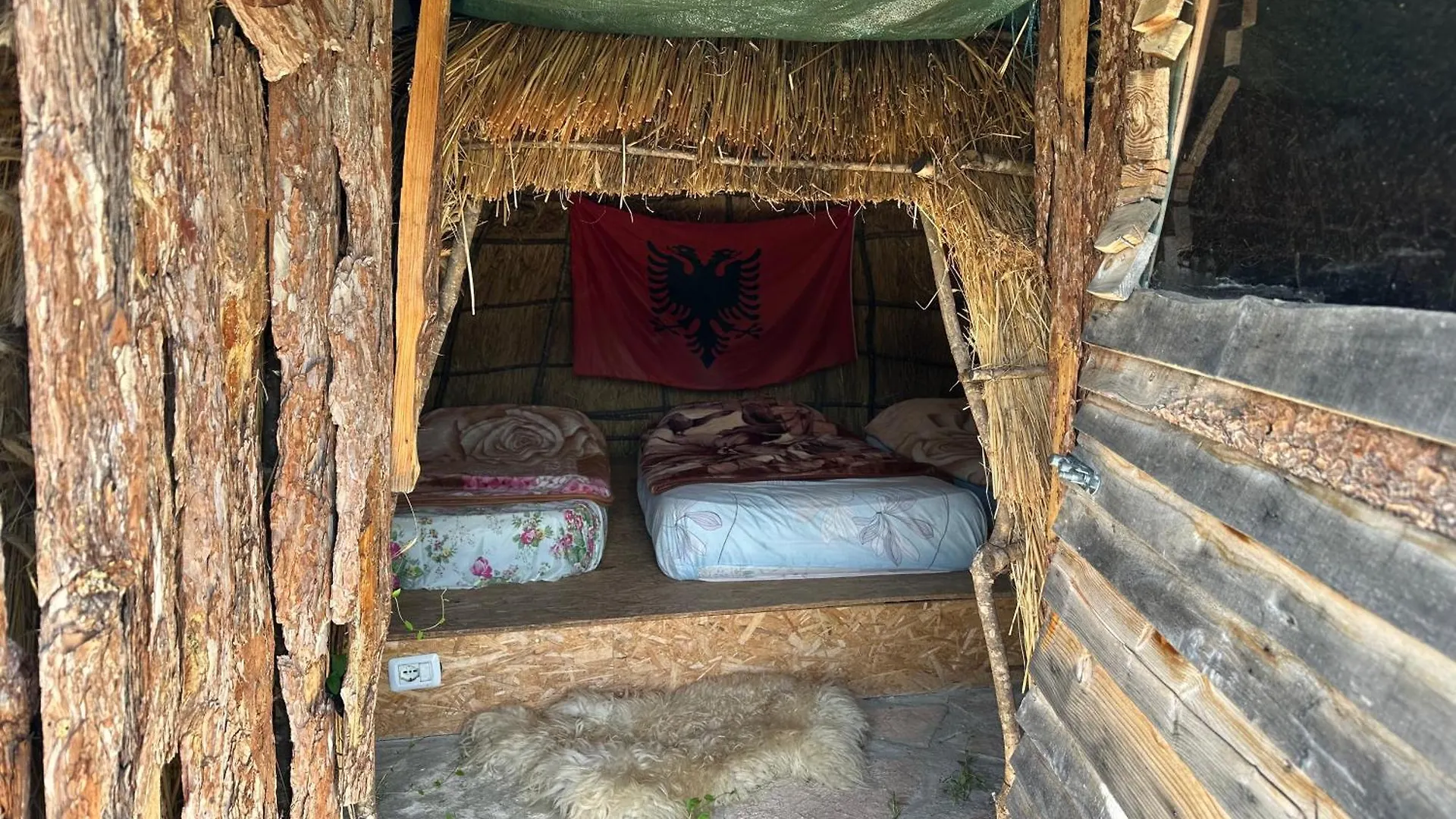 Campsite Camping Lekdushi - Shehu Hotel Tepelene